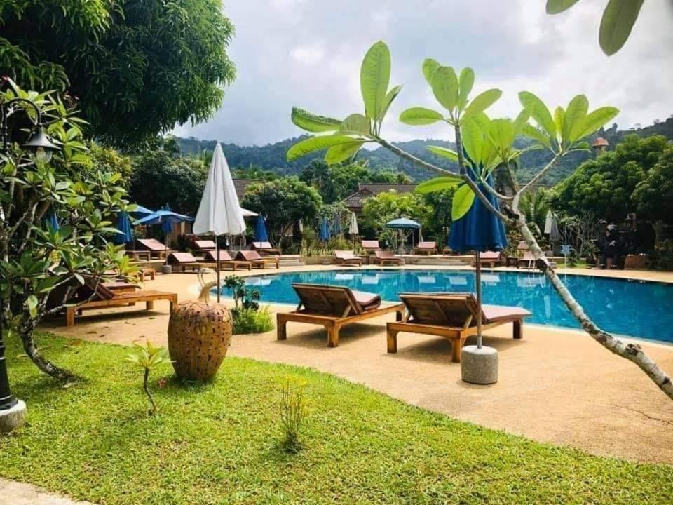 Happy Lagoon Bungalow
